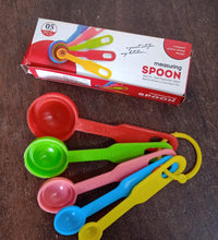 Set of 5 plastic measuring spoons