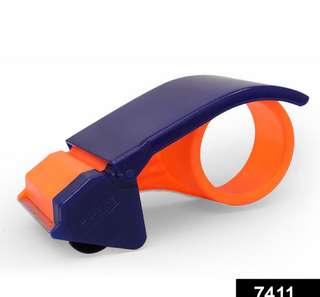 Convenient finger tape cutter