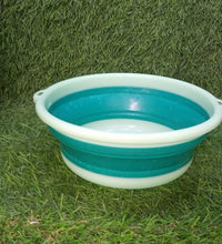 Foldable tub with hanging hole for easy storage