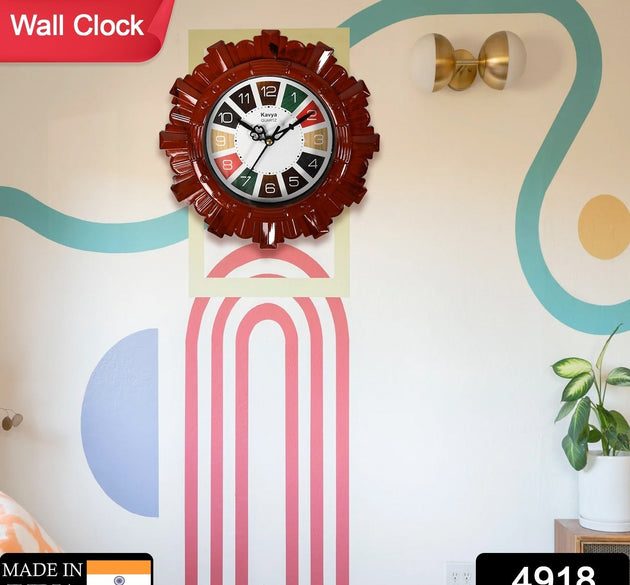 Round battery-operated wall clock