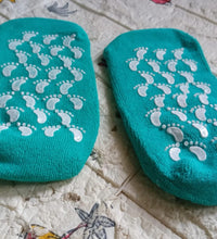 Soft socks for healing dry, cracked feet