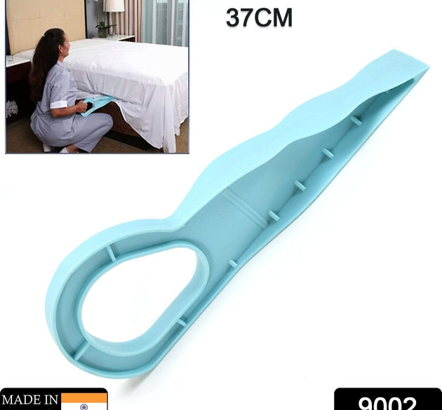 Mattress lifter for bed making