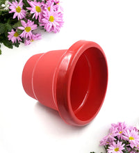 Plastic pot