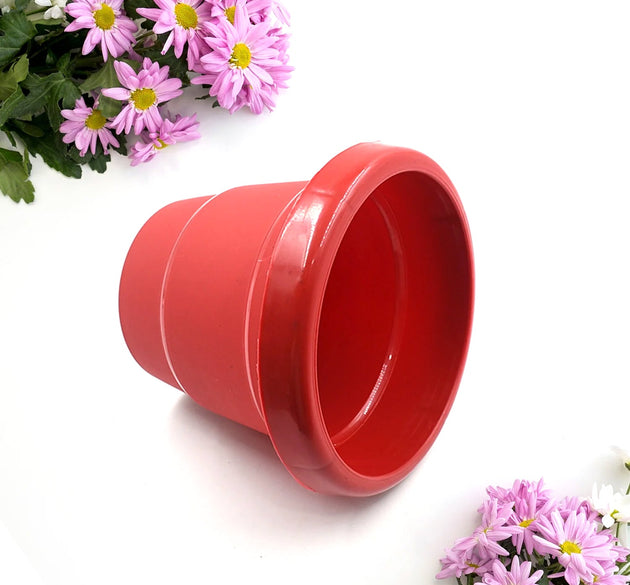 Plastic pot